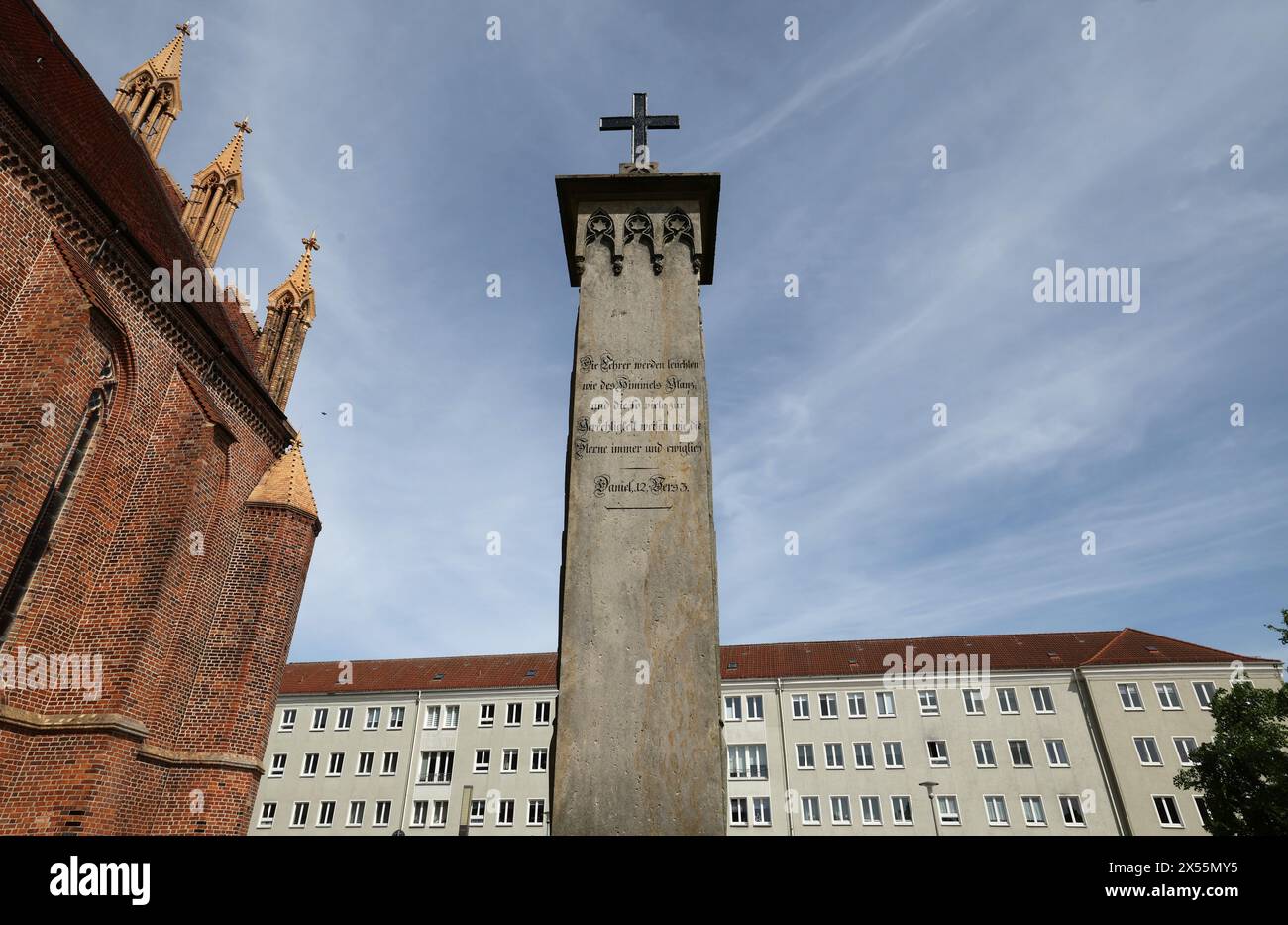 07. Mai 2024, MecklenburgVorpommern, Neubrandenburg Das Denkmal des