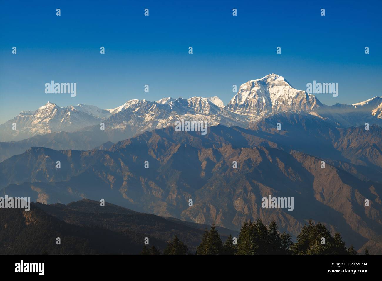 Landschaft von Annapurna, einem Massiv im Himalaya im Norden Zentral-Nepals Stockfoto