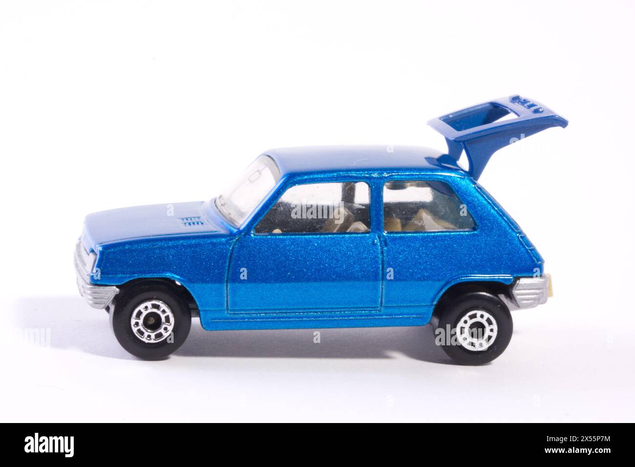 Modell Renault 5 Hatchback isoliert Stockfoto