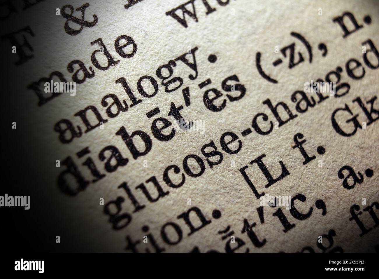 Wort Diabetes auf Wörterbuchseite, Makronaht Stockfoto