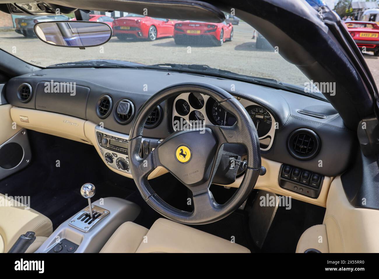 Innenausstattung des 2005 Ferrari 360 Spider Stockfoto