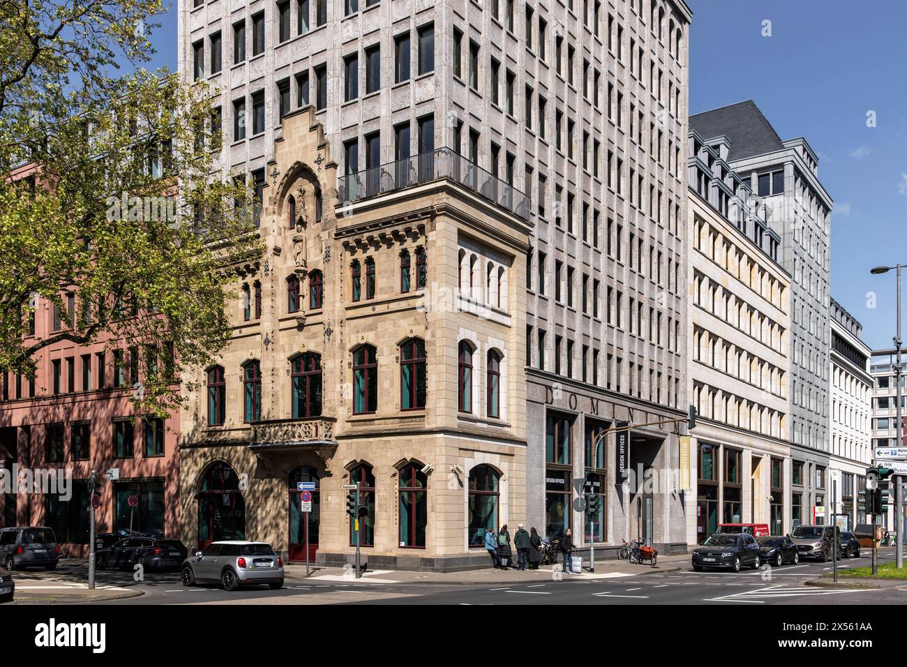 Das Dominium-Bürogebäude an der Tunisstraße im Stadtzentrum, die historische Fassade des ehemaligen Jabs-Gebäudes wurde erhalten und in die integriert Stockfoto