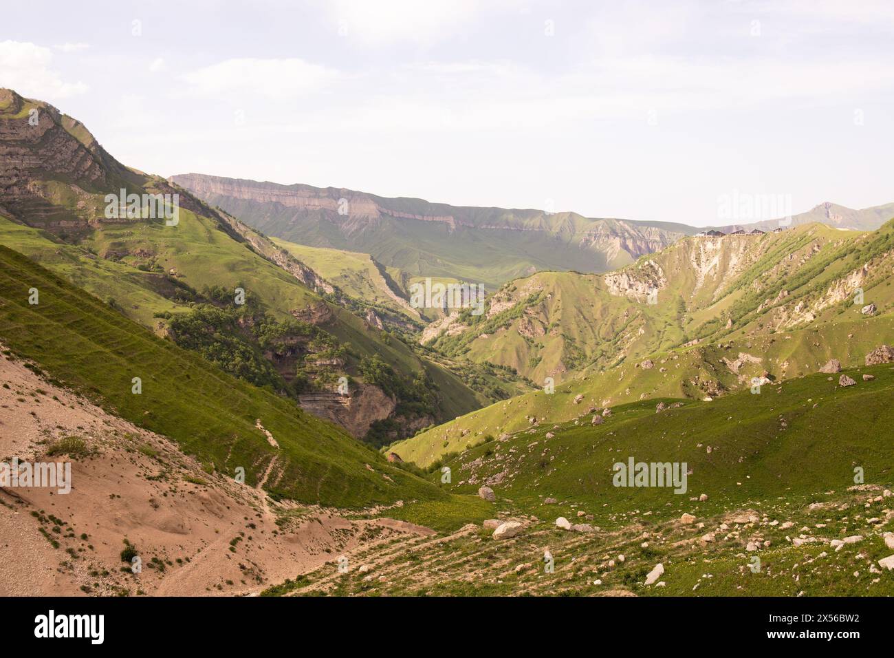 Wunderschöne grüne Berge in Shahdag. Dorf Laza. Region Kusar. Aserbaidschan. Stockfoto