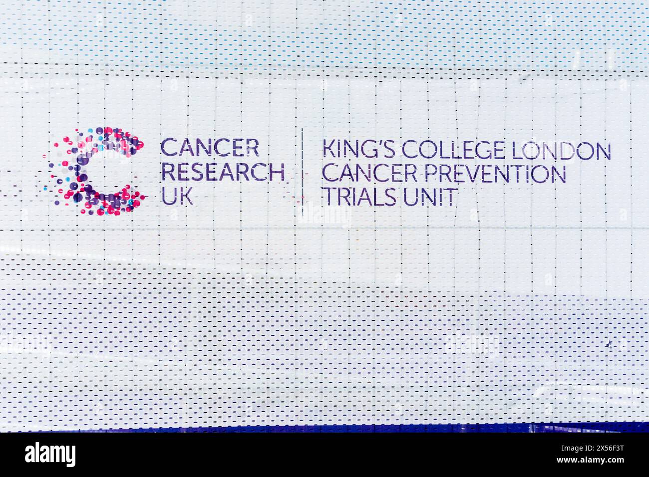 Krebsforschung UK & King's College London Cancer Prevention Trials Unit unterzeichnen eine Klinik für die NHS Galleri-Studie - neuer Bluttest zur Erkennung von Krebs. Stockfoto