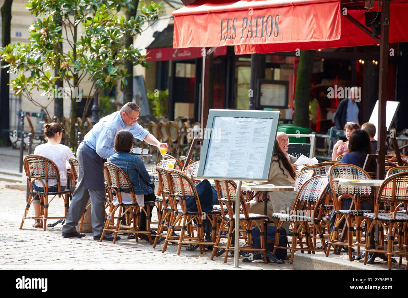 Terrassenrestaurant. Place de la Sorbonne. Paris. Frankreich. Europa. Stockfoto