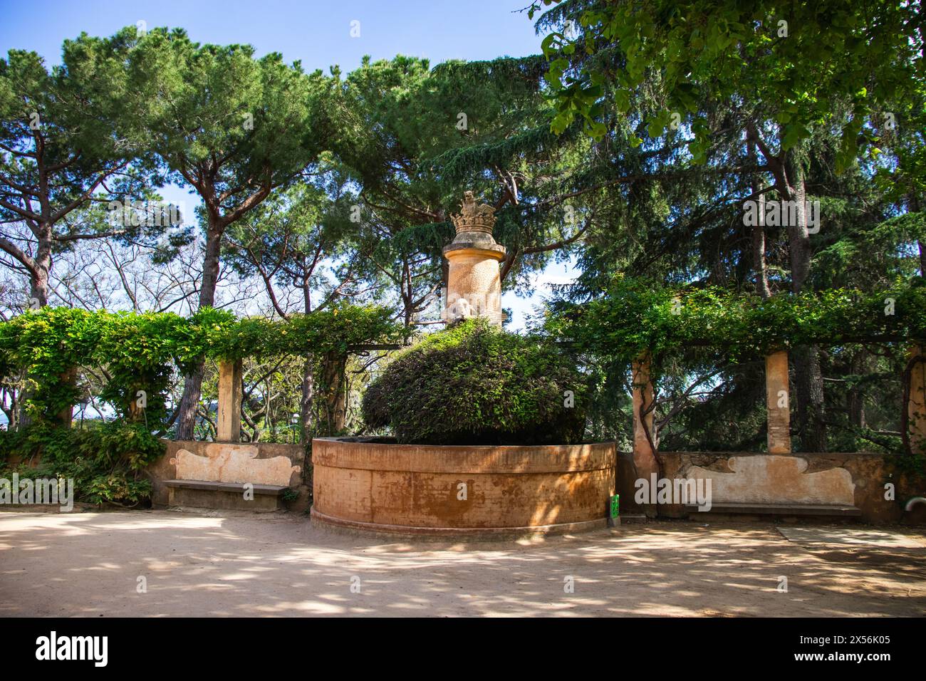 Neoklassizistischer historischer Garten Parc del Laberint d'Horta, Barcelona, Spanien, Nachhaltigkeit, Umweltschutz, Schutz der Artenvielfalt Stockfoto