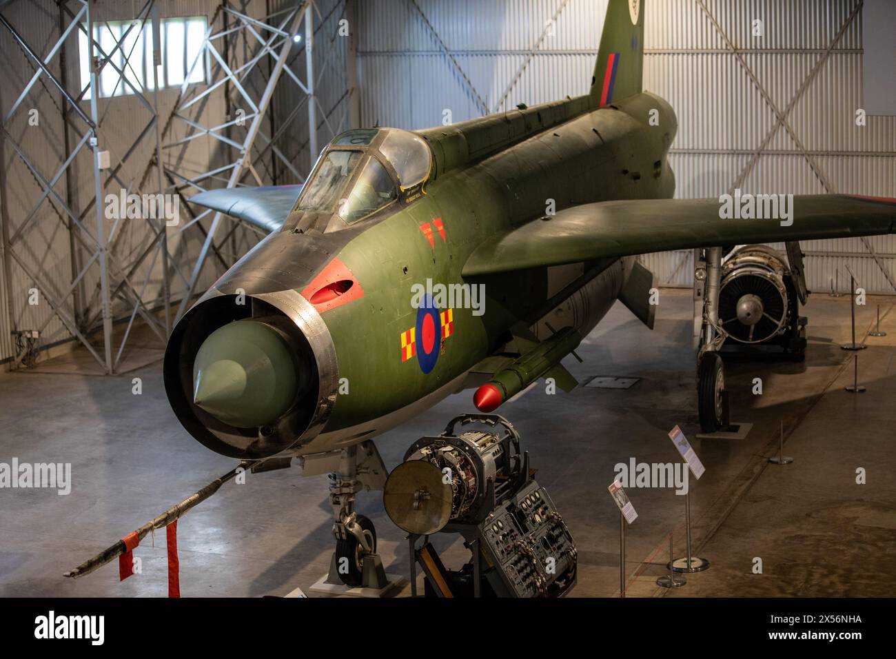 English Electric Lightning F2A (XN776) in den Markierungen von 92 Squadron, Military Aircraft Hanger Scotland's National Museum of Flight, East Fortune. Stockfoto