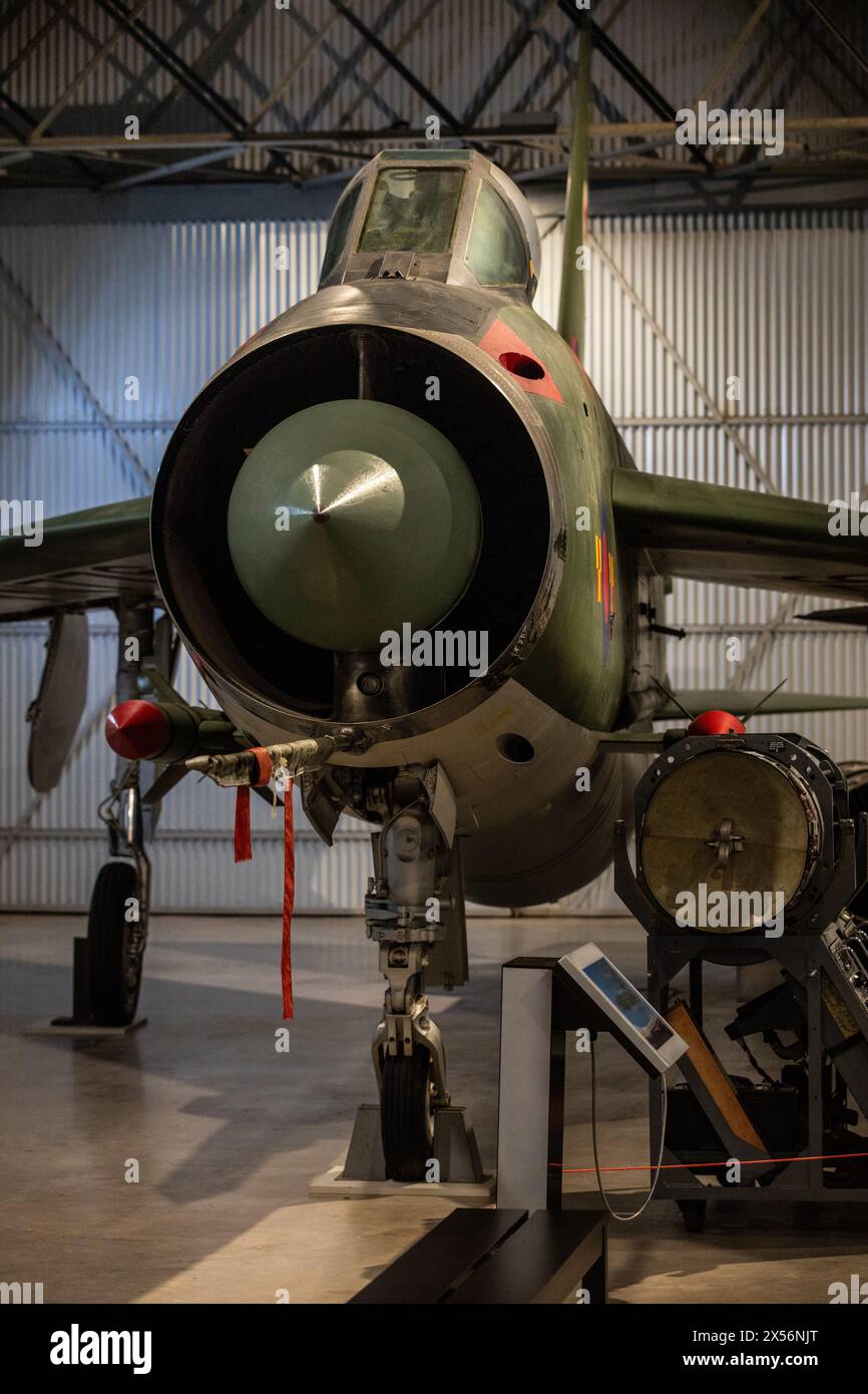 English Electric Lightning F2A (XN776) in den Markierungen von 92 Squadron, Military Aircraft Hanger Scotland's National Museum of Flight, East Fortune. Stockfoto