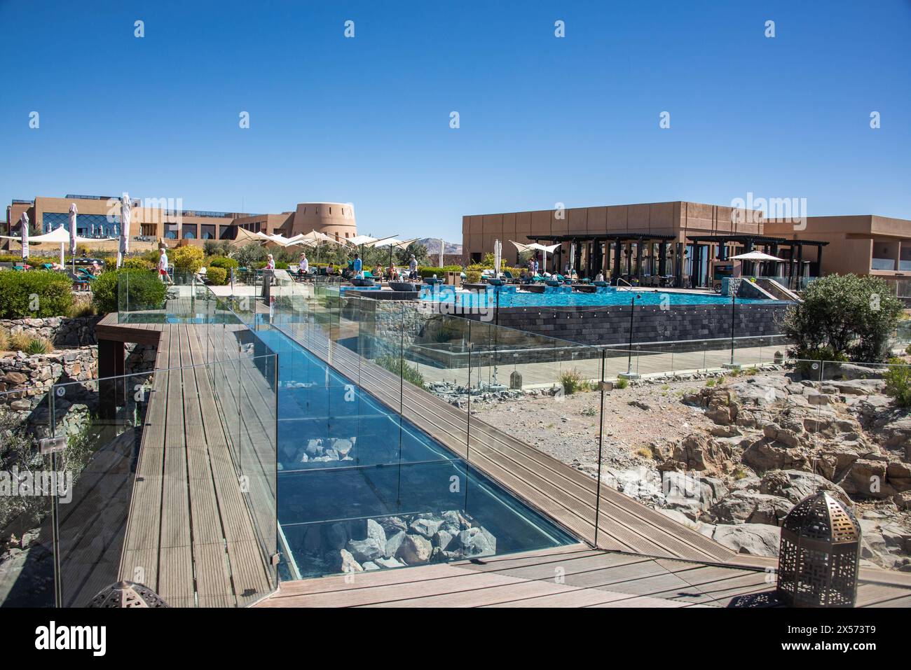 Luxuriöser Pool und Unterkunft im Anantara auf Jebel Akhdar, Saiq, Oman Stockfoto