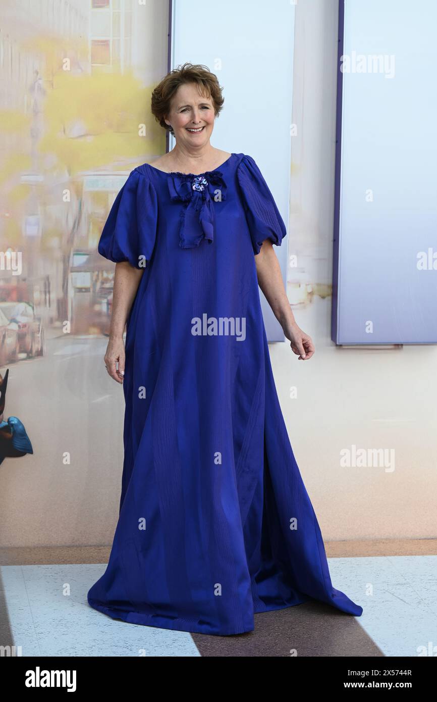 LONDON, ENGLAND, UK - 07. MAI 2024: Fiona Shaw nimmt am 7. Mai 2024 an der britischen Premiere von „IF“ auf dem Cineworld Leicester Square in London Teil. Quelle: Siehe Li/Picture Capital/Alamy Live News Stockfoto