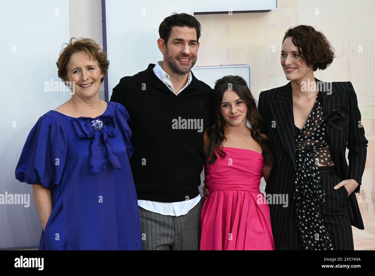 LONDON, ENGLAND, Vereinigtes Königreich - 7. MAI 2024: Fiona Shaw, John Krasinski, Cailey Fleming, Phoebe Waller-Bridge nimmt am 7. Mai 2024 an der britischen Premiere von „IF“ auf dem Cineworld Leicester Square in London Teil. Quelle: Siehe Li/Picture Capital/Alamy Live News Stockfoto