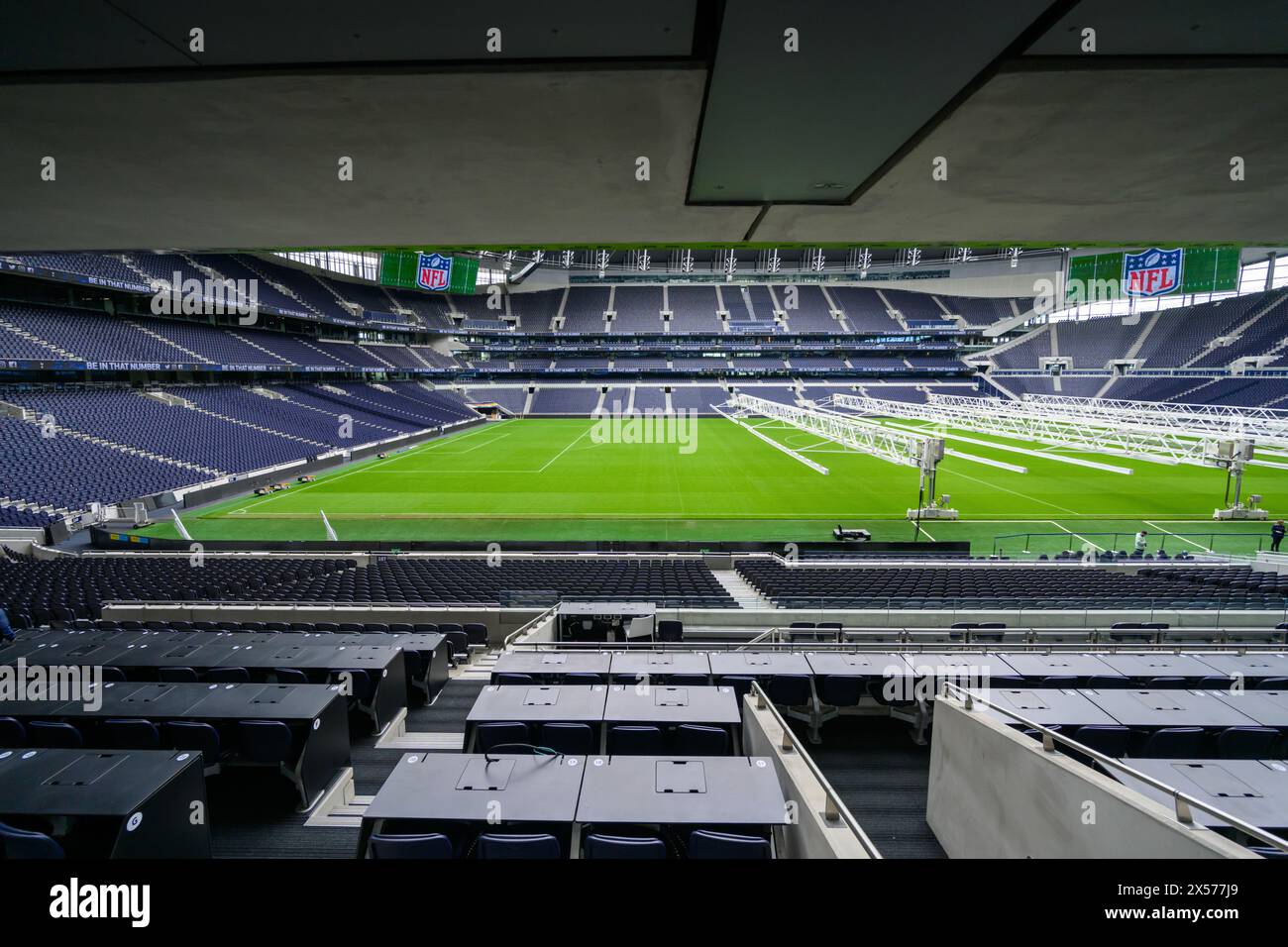 Tottenham Hotspur Football Club Stadion - Medienbereich Mit Blick Auf Den Spielplatz Stockfoto