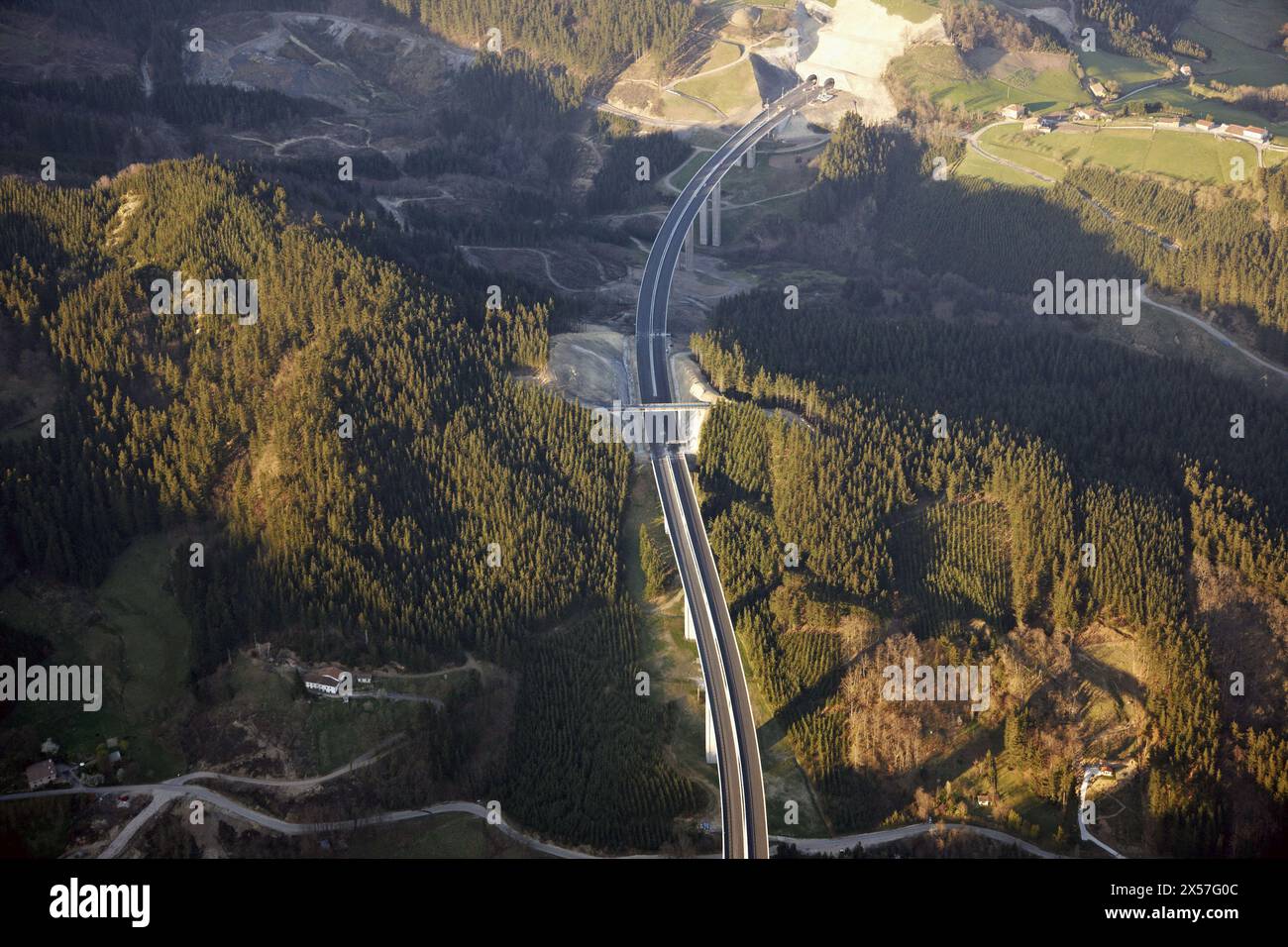 Autopista del Norte (Eibar-Vitoria), Zarimutz, in der Nähe von Leintz-Gatzaga, Guipuzcoa, Baskisches Land, Spanien Stockfoto