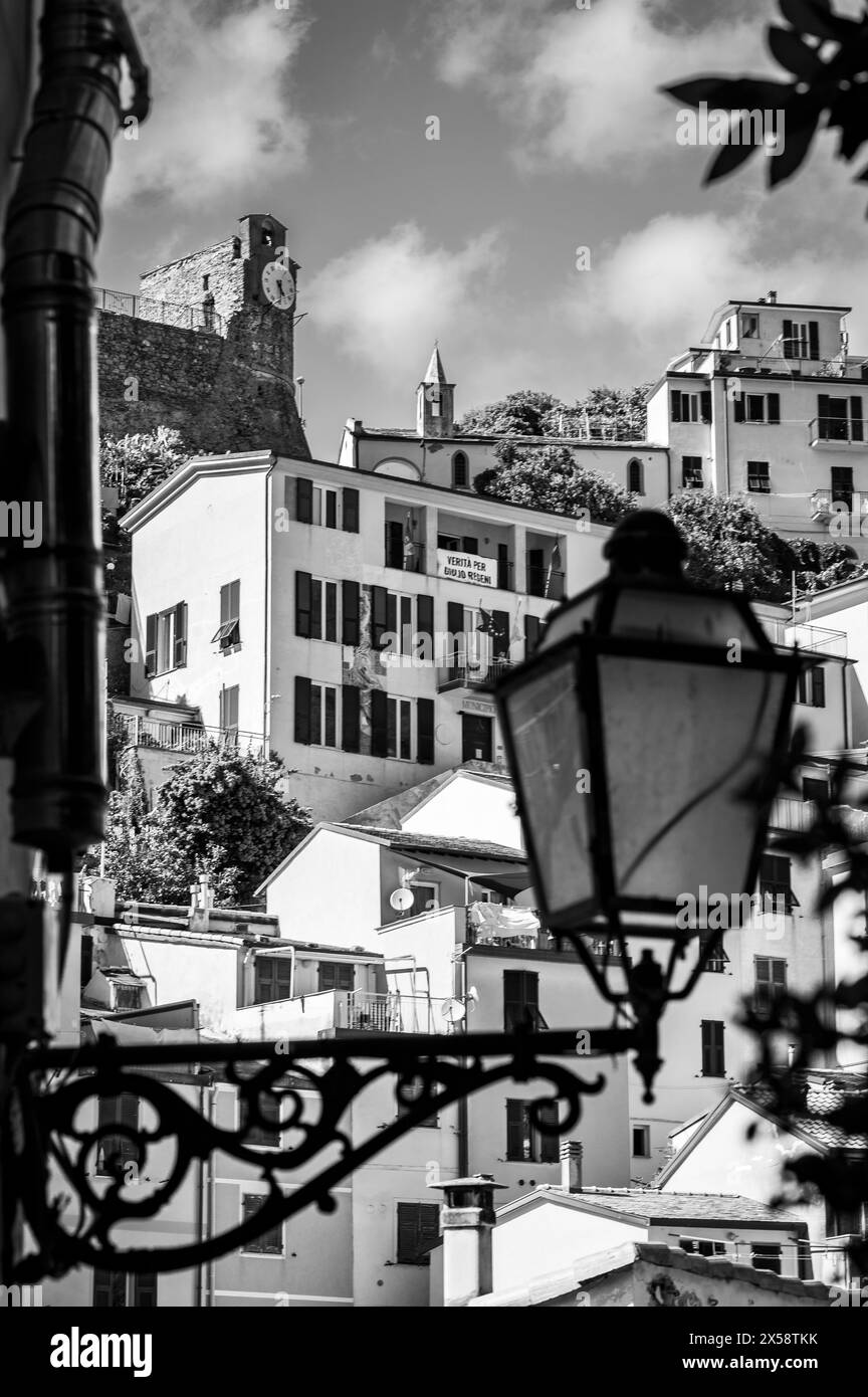 Die Magie der Cinque Terre. Zeitlose Bilder. Riomaggiore und seine hellen Farben. Stockfoto