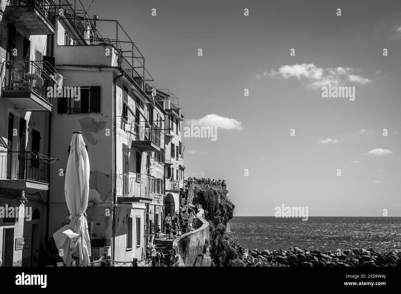 Die Magie der Cinque Terre. Zeitlose Bilder. Riomaggiore und seine hellen Farben. Stockfoto