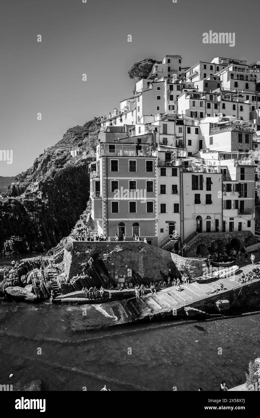 Die Magie der Cinque Terre. Zeitlose Bilder. Riomaggiore und seine hellen Farben. Stockfoto