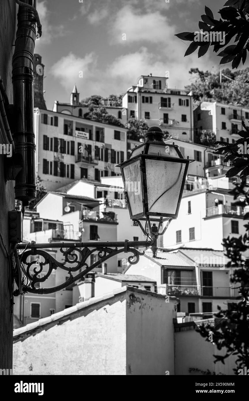 Die Magie der Cinque Terre. Zeitlose Bilder. Riomaggiore und seine hellen Farben. Stockfoto