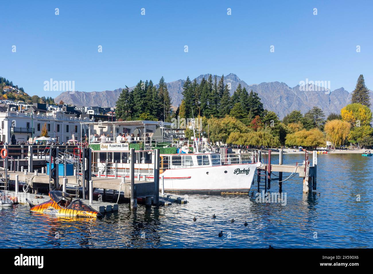 Perky's Floating Bar, Main Town Pier, Queenstown, Otago, South Island, Neuseeland Stockfoto