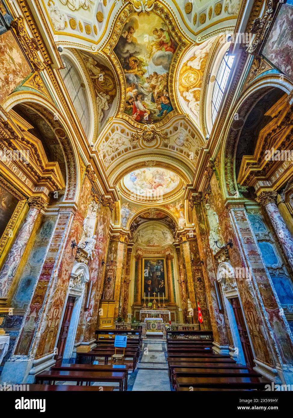 Das Schiff der barocken Kirche San Nicola dei Lorenesi in Rione Parione - Rom, Italien Stockfoto