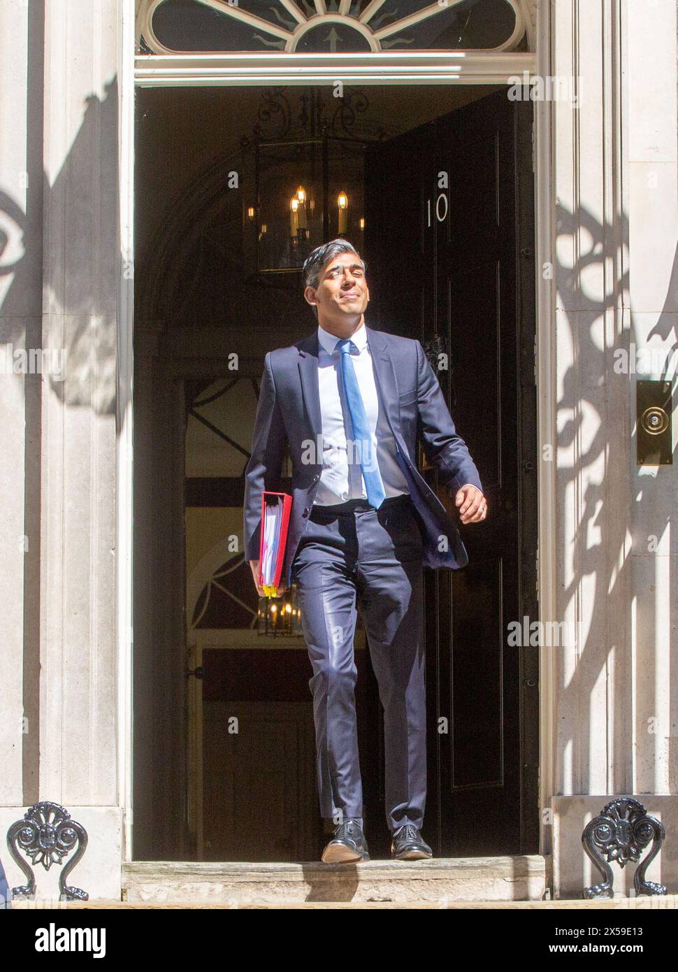 London, England, Großbritannien. Mai 2024. Der britische Premierminister RISHI SUNAK verlässt die Downing Street 10 vor den PMQs. (Kreditbild: © Tayfun Salci/ZUMA Press Wire) NUR REDAKTIONELLE VERWENDUNG! Nicht für kommerzielle ZWECKE! Stockfoto