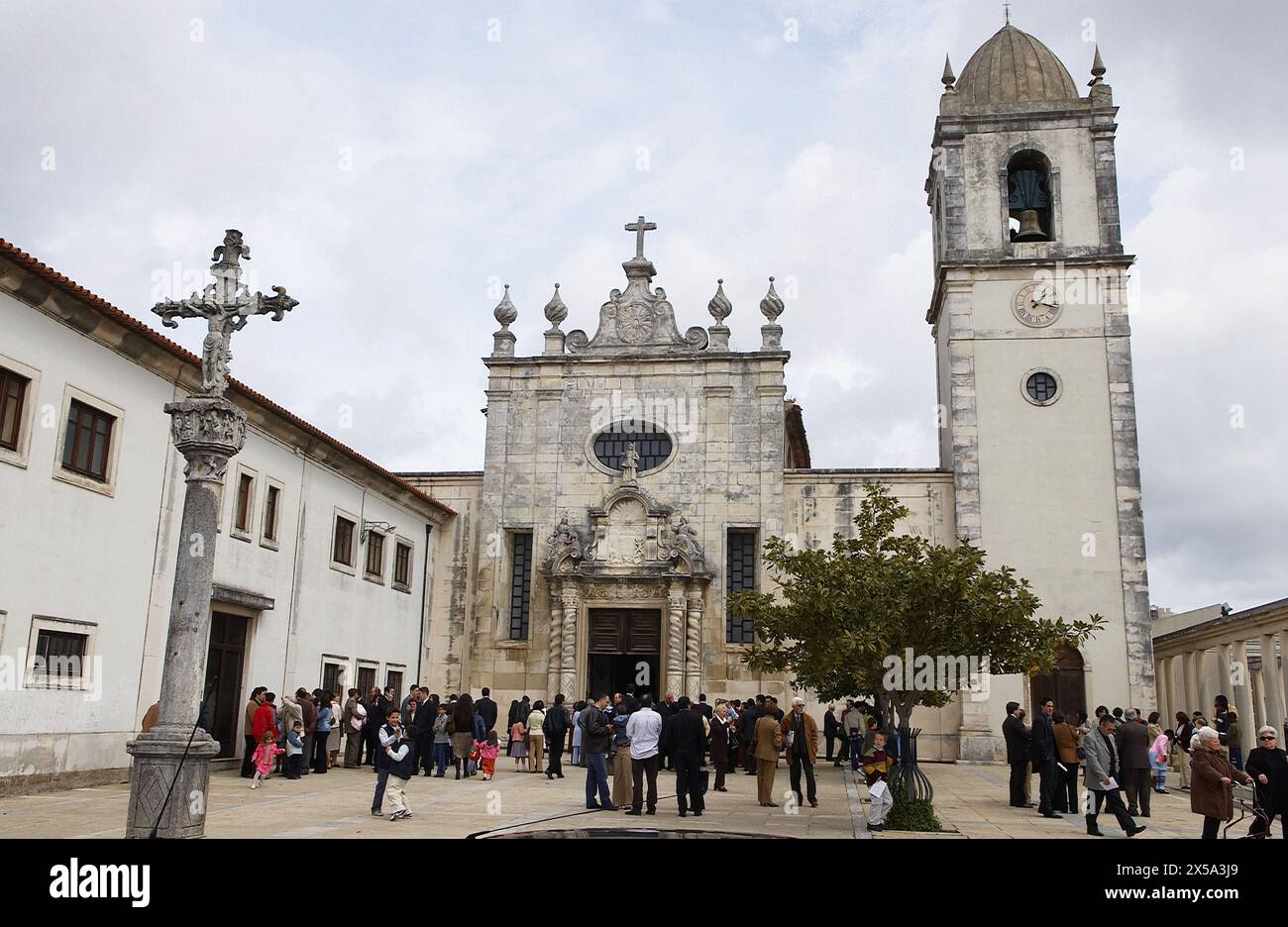 Die Kathedrale Sé mit alten Kirche von São Domingos´ manuelinischen Querschiff, Aveiro. Beira Litoral, Portugal Stockfoto