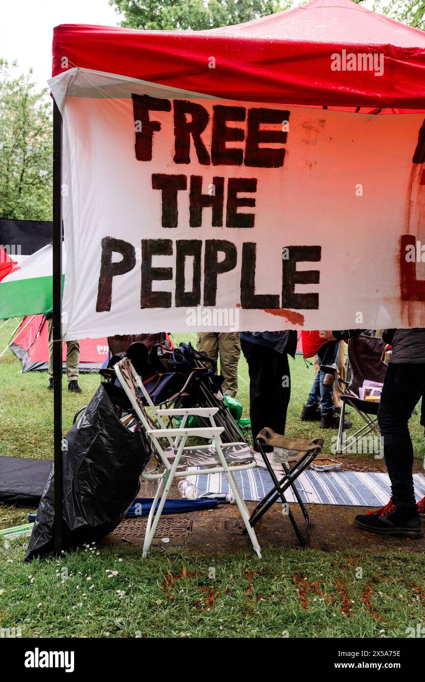 Studentenlager an der University of Bristol (UK) aus Protest gegen die angeblichen Geschäftsverbindungen der Universität zu Israel und zu Rüstungsunternehmen. Stockfoto