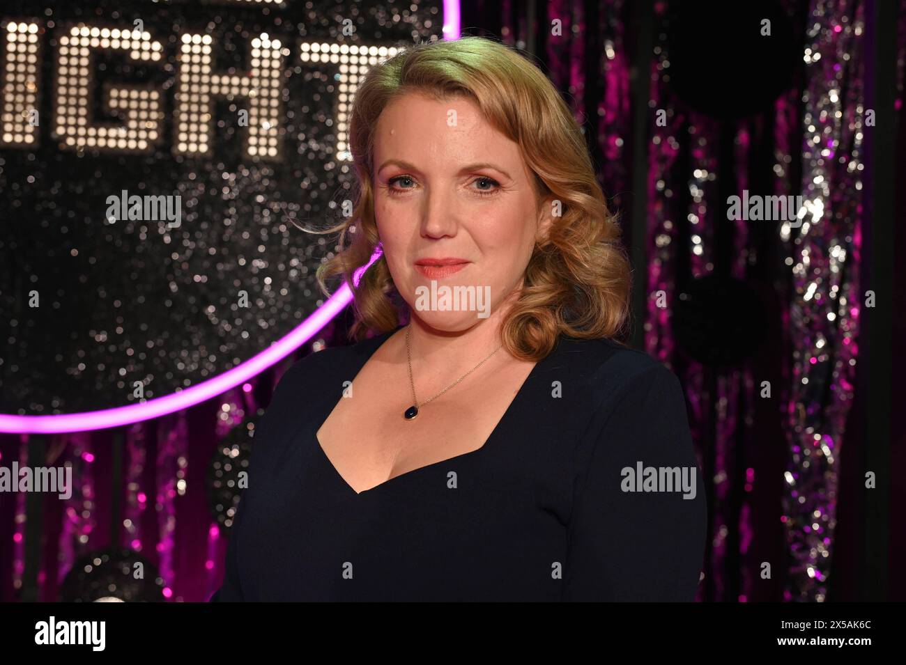 Poetry Slamerin Johanna Wack zu Gast bei Ladies Night, der einzigen Comedy- und Kabarettshow mit rein weiblicher Besetzung im deutschsprachigen Fernsehen *** Poetry Slamerin Johanna Wack als Gast bei Ladies Night, der einzigen Comedy- und Kabarettshow mit rein weiblicher Besetzung im deutschsprachigen Fernsehen Stockfoto