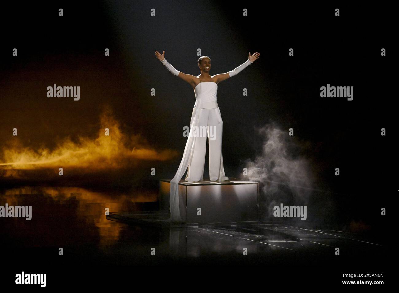 SABA mit dem Song SAND, der Dänemark repräsentiert, tritt am 8. Mai 2024 während einer Kostümprobe des zweiten Halbfinales des Eurovision Song Contests 2024 in Malmö, Schweden, auf der Bühne auf. (Foto: ANTTI AIMO-KOIVISTO/LEHTIKUVA/SIPA USA) Credit: SIPA US/Alamy Live News Stockfoto