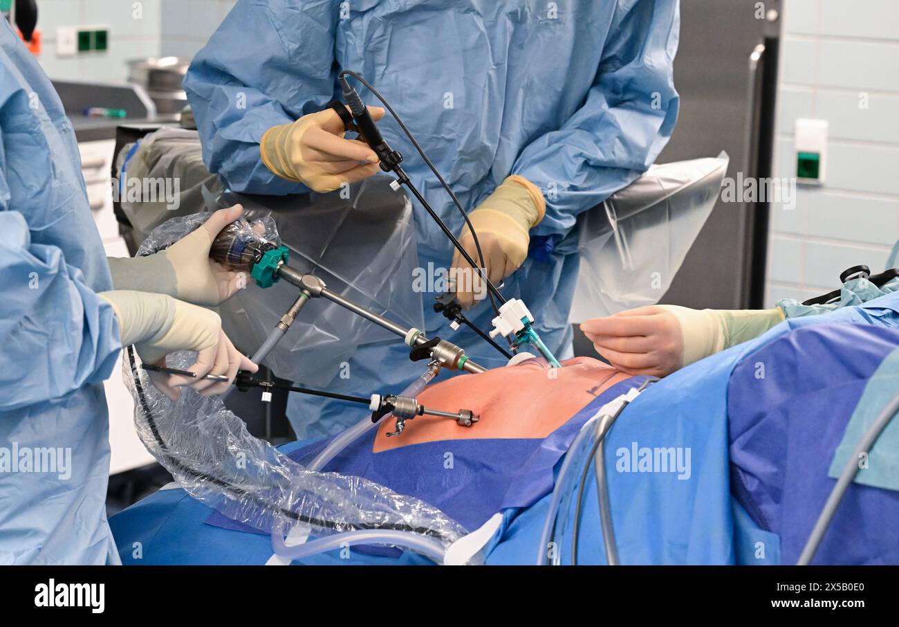 Minimalinvasive chirurgie Fotos und Bildmaterial in hoher Auflösung