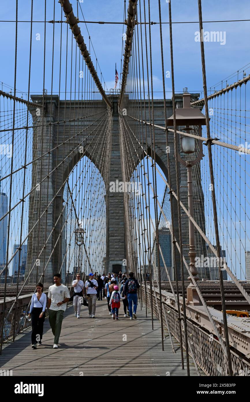 Blick auf Manhattan von der Brooklyn Bridge, New York City, USA Stockfoto