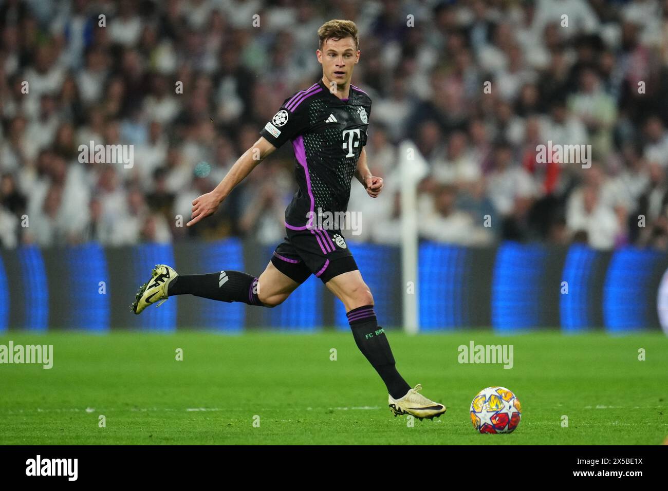 Madrid, Spanien. Mai 2024. Joshua Kimmich von Bayern München spielte am 8. Mai 2024 im Santiago Bernabeu Stadion in Madrid, Spanien, während des UEFA Champions League-Spiels, Halbfinals und 2. Legs zwischen Real Madrid und FC Bayern München. (Foto: Sergio Ruiz/PRESSINPHOTO) Credit: PRESSINPHOTO SPORTS AGENCY/Alamy Live News Stockfoto Madrid, Spanien. Mai 2024. Joshua Kimmich von Bayern München spielte am 8. Mai 2024 im Santiago Bernabeu Stadion in Madrid, Spanien, während des UEFA Champions League-Spiels, Halbfinals und 2. Legs zwischen Real Madrid und FC Bayern München. (Foto: Sergio Ruiz/PRESSINPHOTO) Credit: PRESSINPHOTO SPORTS AGENCY/Alamy Live News Stockfoto