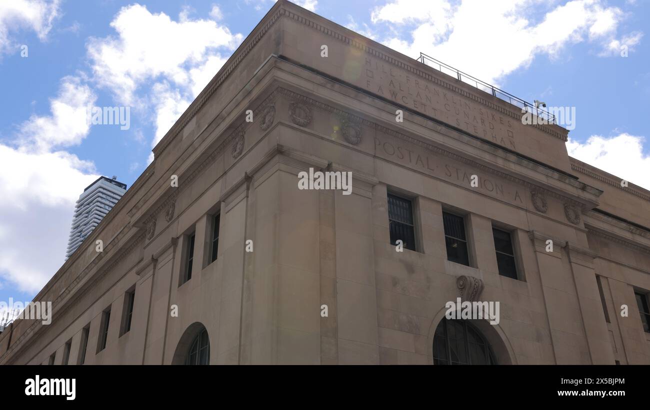 Old Postal Station am Union Square Toronto - TORONTO, KANADA - 15. APRIL 2024 Stockfoto