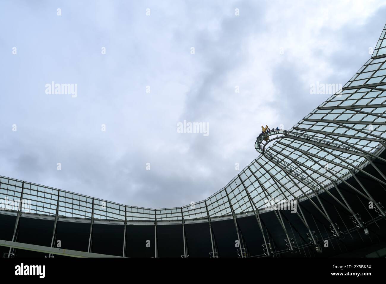 Tottenham Hotspur Football Club Stadium - Die Dare Skywalk Attraktion Mit Dem Tottenham Cockerel Stockfoto
