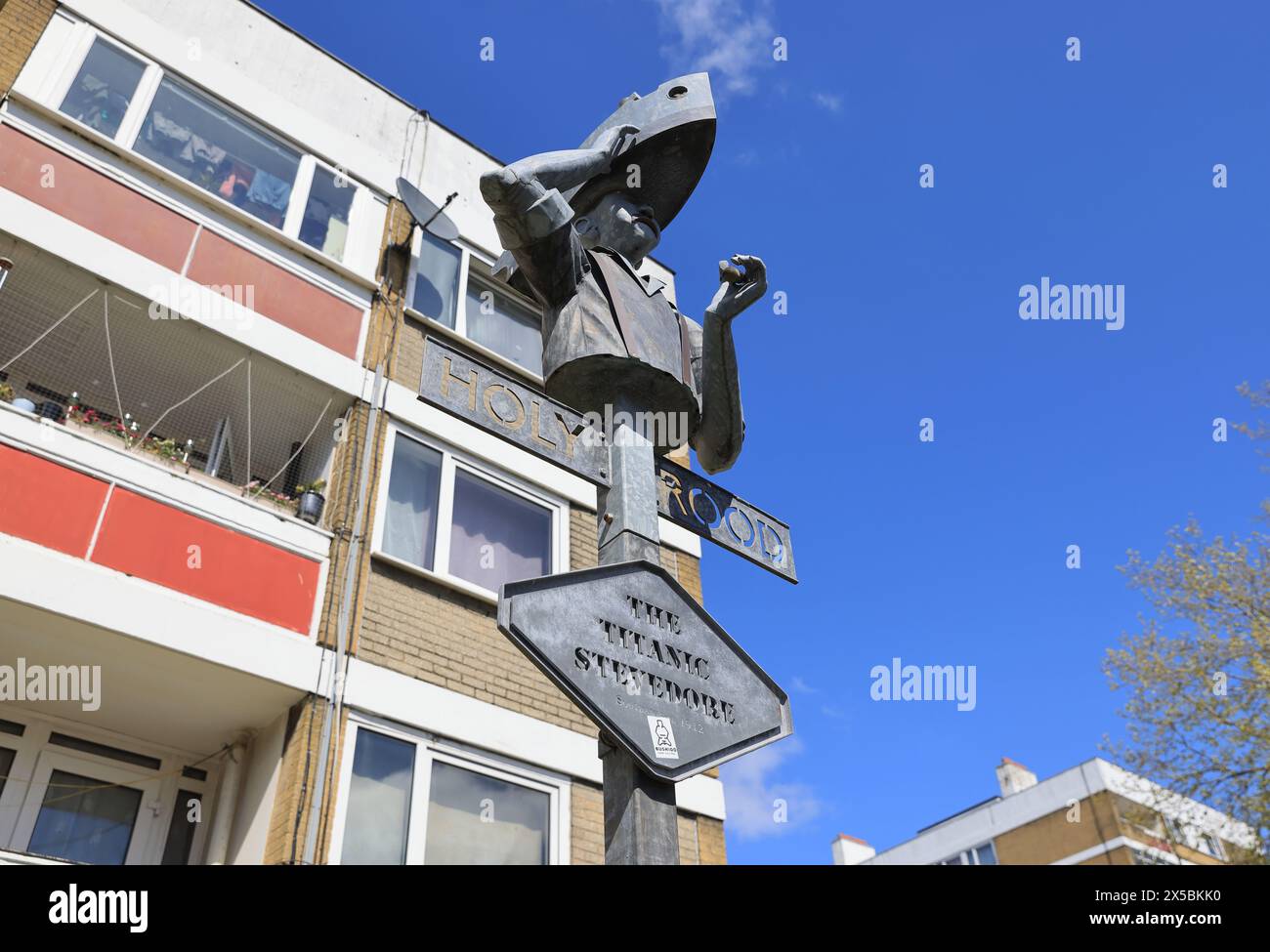 Die Holyrood Titanic Stevedore Skulptur in Southampton nahe den Docks. Stevedore beladen und entladen Fracht von Schiffen und hätten die Titanic beladen. Stockfoto