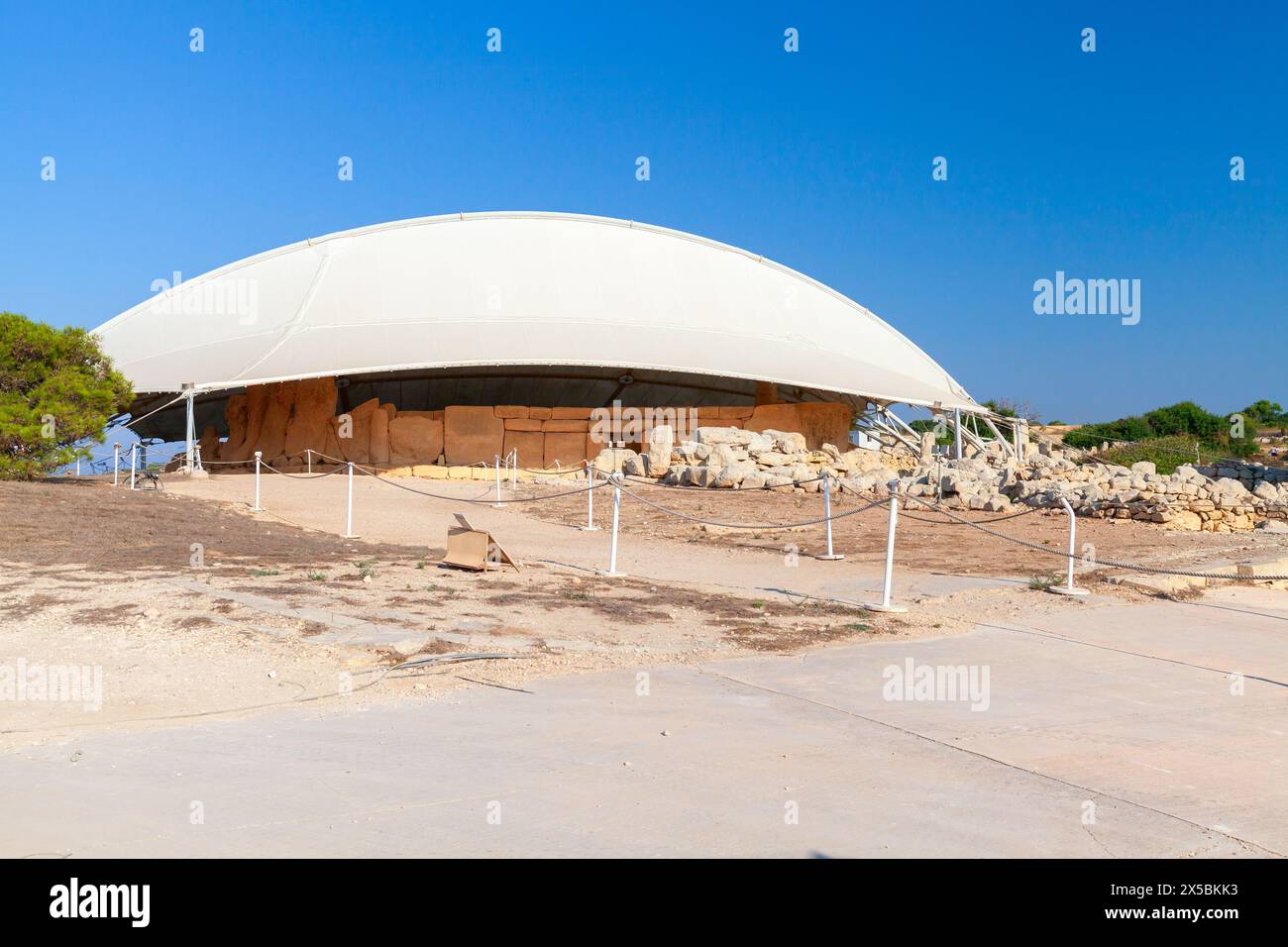 Insel Malta - 22. August 2019: Hagar Qim ist ein megalithischer Tempelkomplex auf der Mittelmeerinsel Malta Stockfoto