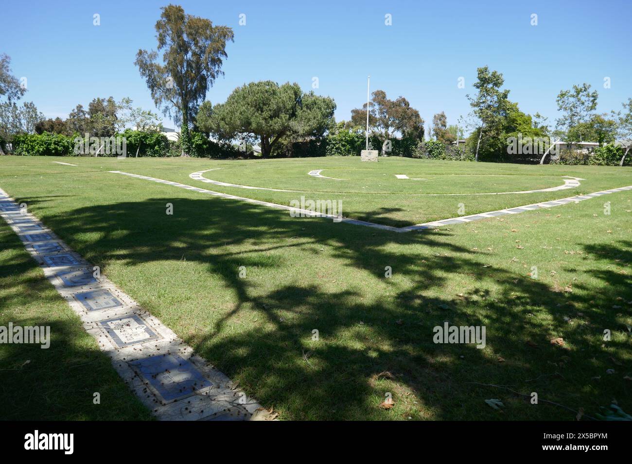 Santa Monica, Kalifornien, USA 6. Mai 2024 Woodlawn Cemetery am 6. Mai 2024 in Santa Monica, Kalifornien, USA. Foto: Barry King/Alamy Stock Photo Stockfoto