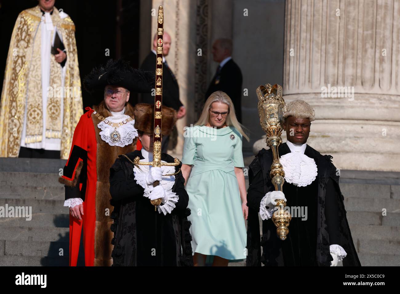 LONDON, ENGLAND – 08. MAI: Michael Mainelli, Lord Mayor of the City of London, nimmt an der Invictus Games Foundation 10th Anniversary Service in St. P. Teil Stockfoto