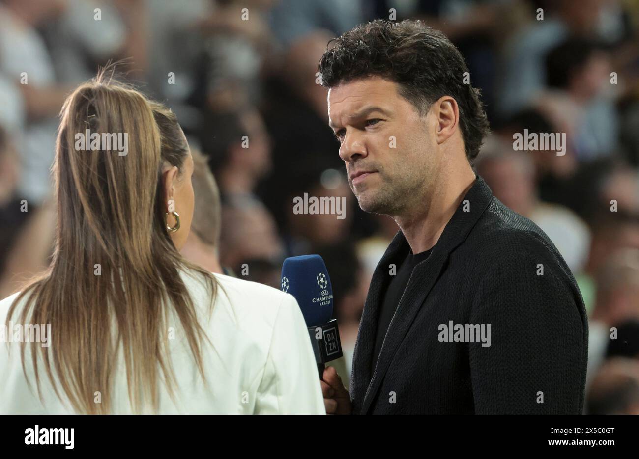 Madrid, Espagne. Mai 2024. Michael Ballack kommentiert die UEFA Champions League, das Halbfinale, das 2. Leg-Fußballspiel zwischen Real Madrid und Bayern München am 8. Mai 2024 im Santiago Bernabeu Stadion in Madrid, Spanien - Foto Jean Catuffe/DPPI Credit: DPPI Media/Alamy Live News Stockfoto Madrid, Espagne. Mai 2024. Michael Ballack kommentiert die UEFA Champions League, das Halbfinale, das 2. Leg-Fußballspiel zwischen Real Madrid und Bayern München am 8. Mai 2024 im Santiago Bernabeu Stadion in Madrid, Spanien - Foto Jean Catuffe/DPPI Credit: DPPI Media/Alamy Live News Stockfoto