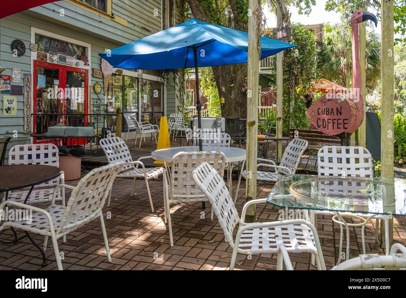Das Old Florida Cafe im historischen Stadtzentrum von Micanopy, Florida. (USA) Stockfoto