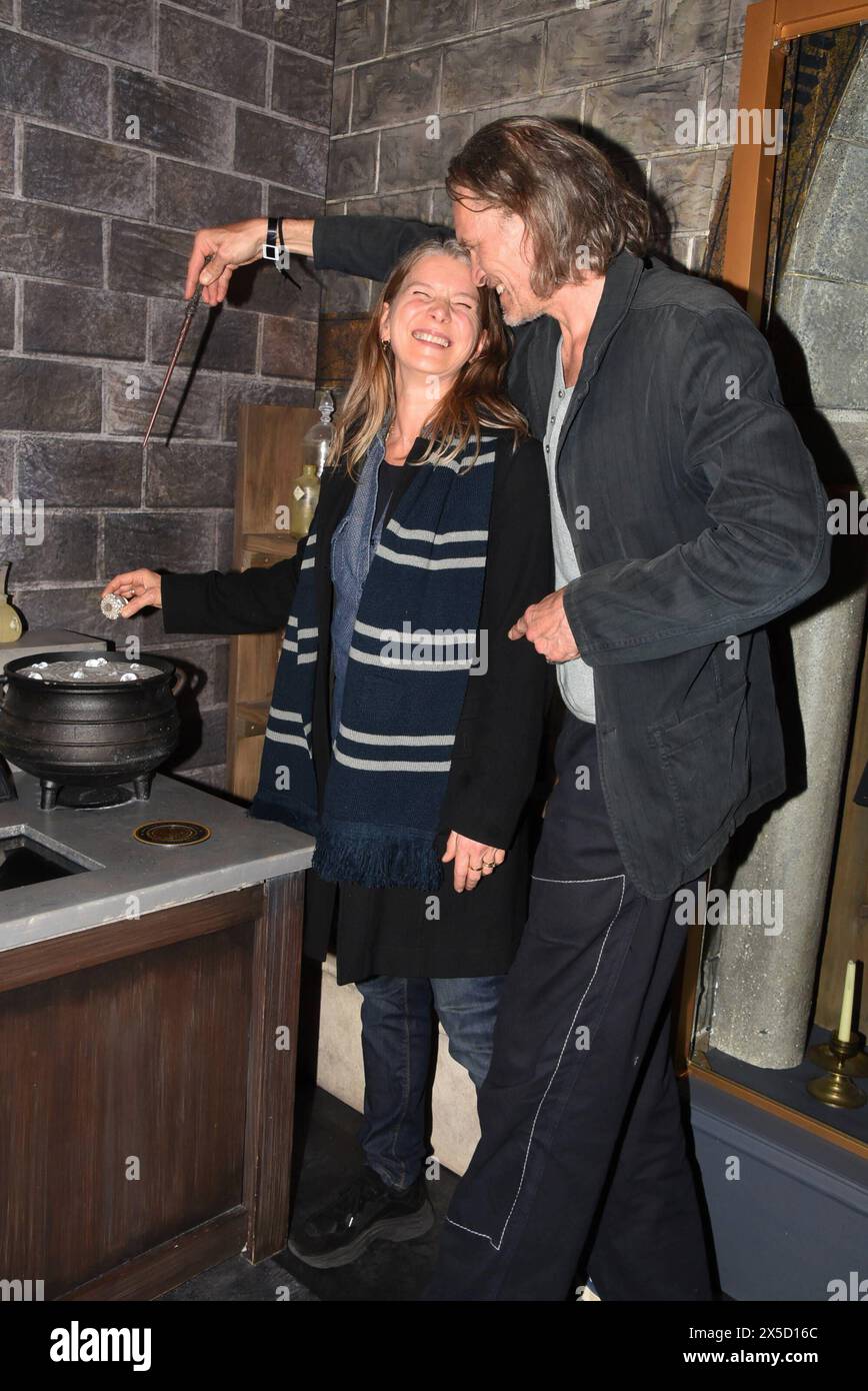 Sabine Goetz Otto Schauspieler München 08.05.2024 Olympiapark kleine Olympiahalle -Harry Potter VIP Ausstellung-Eroeffnung München *** Sabine Goetz Otto Schauspieler München 08 05 2024 Olympiapark kleine Olympiahalle Harry Potter VIP Ausstellung Eröffnung München Stockfoto