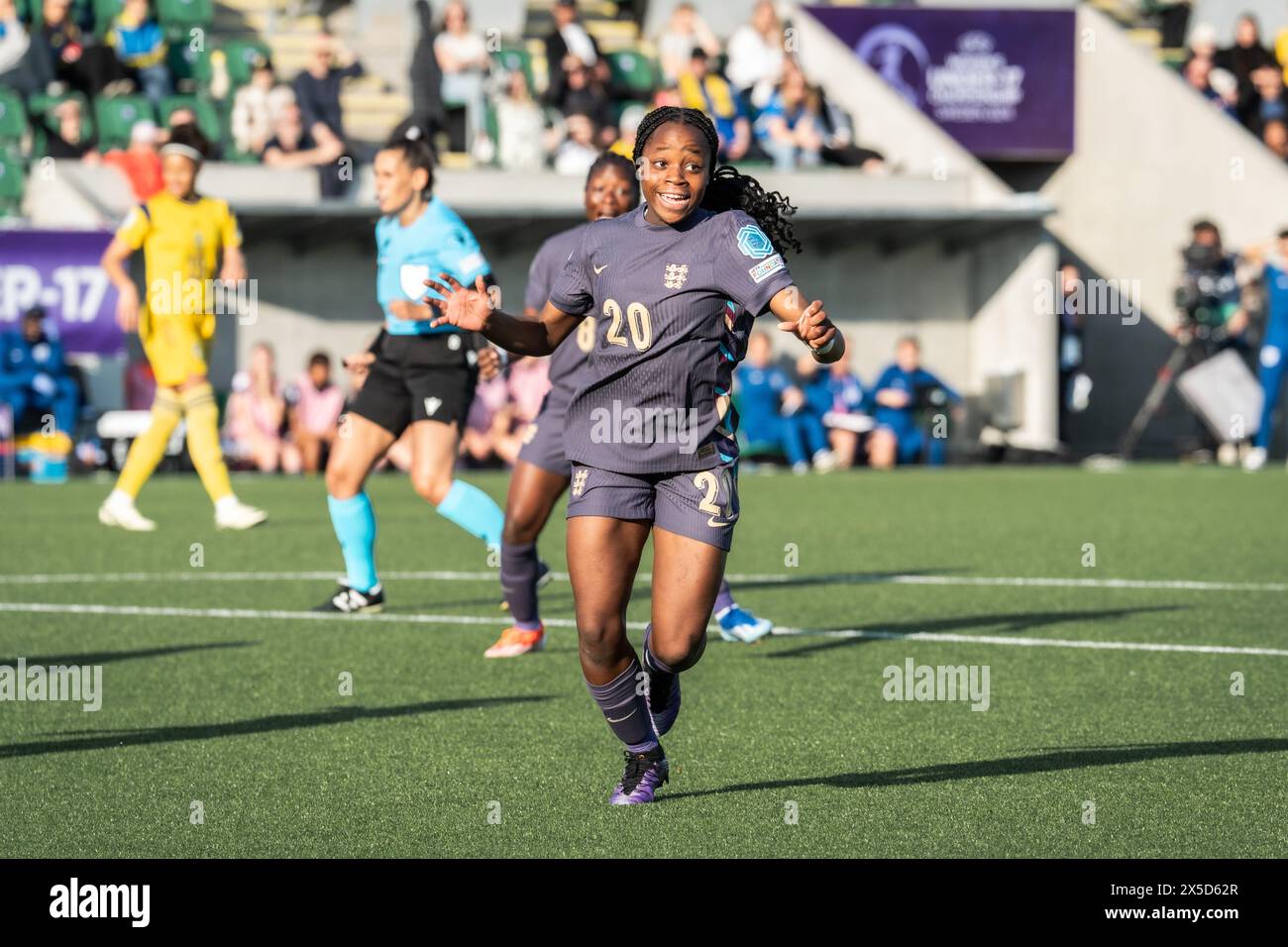 Lund, Schweden. Mai 2024. Jane Oboavwoduo (20) aus England erzielte 0-1 beim UEFA-U17-EUROPAMEISTERSCHAFT der Frauen zwischen Schweden und England bei Klostergaardens Idrottsplats in Lund. (Foto: Gonzales Photo/Alamy Live News Stockfoto