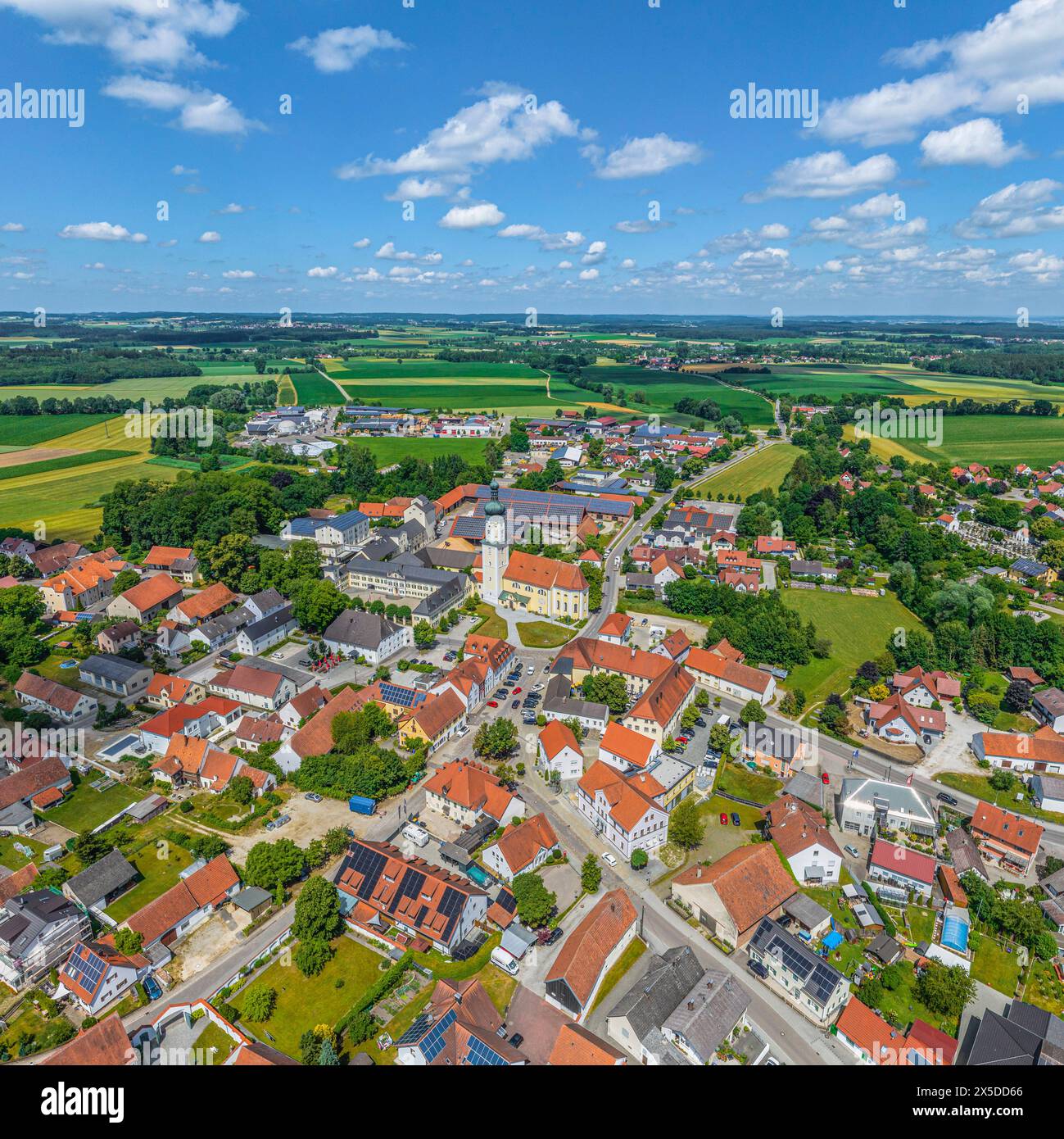 Blick auf die Marktstadt Kühbach im Landkreis Aichach-Friedberg in Bayern Stockfoto