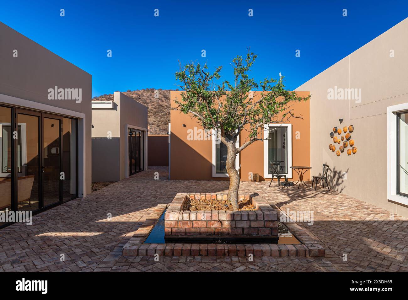 Gebäude der Lodge Damaraland, Khoriax, Namibia Stockfoto