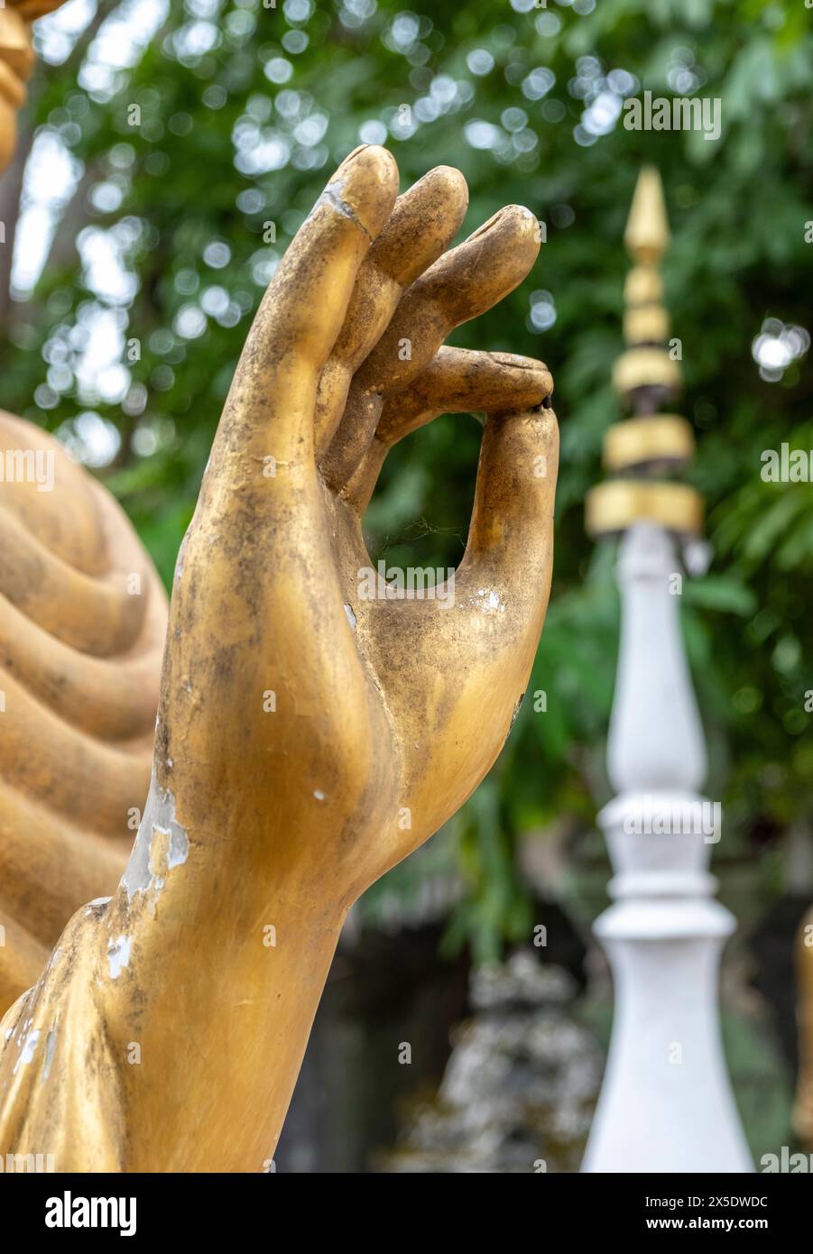 Nahaufnahme von Vitarka Mudra - Handgeste, die die Übertragung der Lehren des Buddha, Wat Choumkhong, Luang Prabang, Laos, symbolisiert Stockfoto
