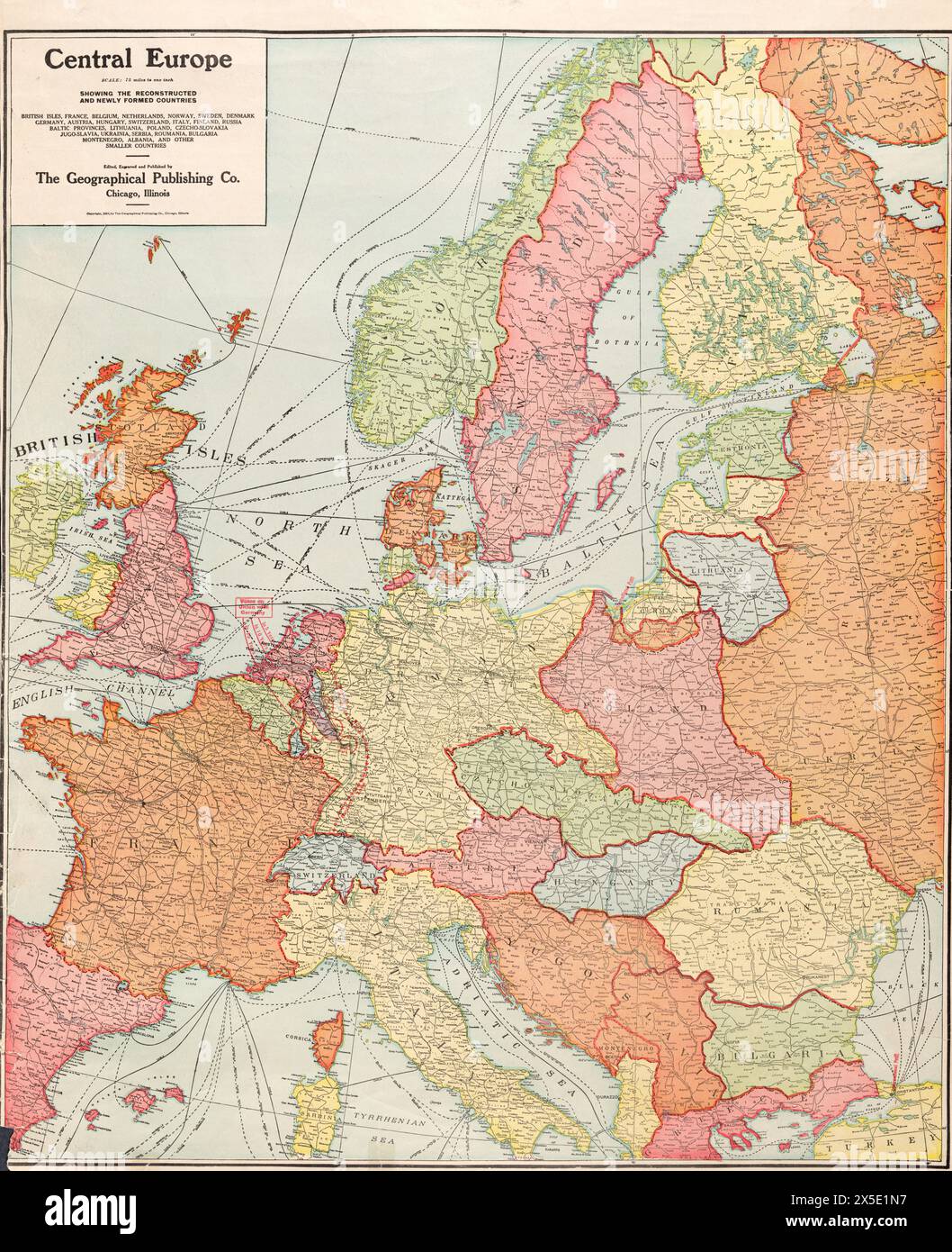 Die Hudson Dispatch Central Europe Map nach dem Ersten Weltkrieg: Zeigt die rekonstruierten und neu gebildeten Länder: Britische Inseln, Frankreich, Belgien, Niederlande, Norwegen, Schweden, Dänemark, Deutschland, Österreich, Ungarn, Schweiz, Italien, Finnland, Russland, baltische Provinzen, Litauen, Polen, Tschechische Republik, Jugo-Slawien, Ukraine, Serbien, Roumanien, Bulgarien, Montenegro, Albanien und andere kleinere Länder / graviert, von der Geographical Publishing Co. um 1921 Stockfoto