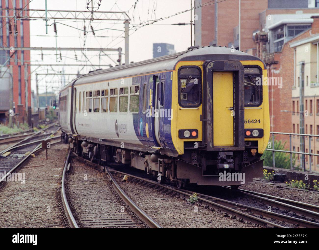 Zug am Bahnhof Manchester Oxford Road Stockfoto