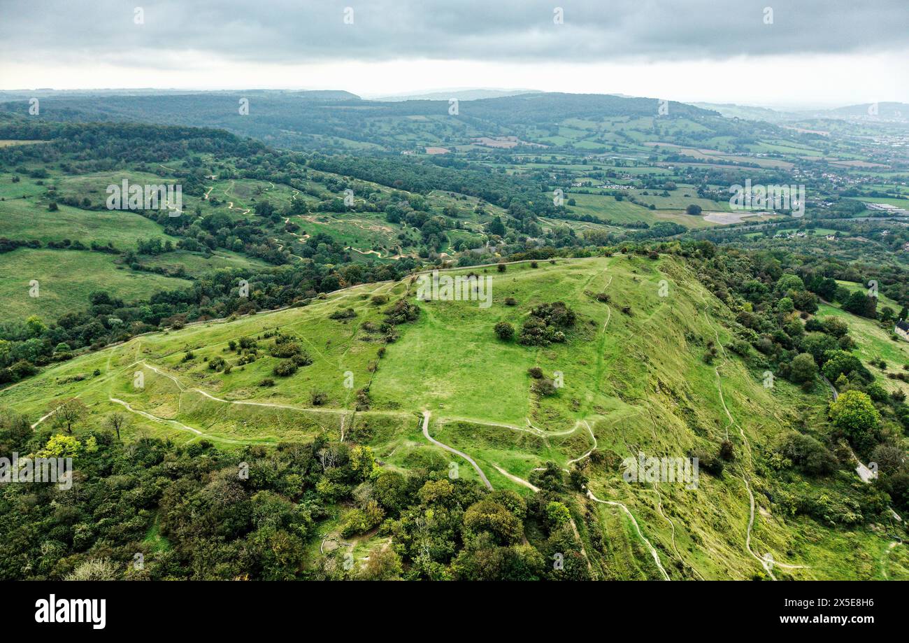 Crickley Hill kausewayed Lager und Hügel 4000 Jahre Besatzungsgebiet von Neolithikum bis Post Roman. Cotswold Hills, Gloucestershire, Großbritannien. Schalter „Aerial View“ (Antennenansicht Stockfoto