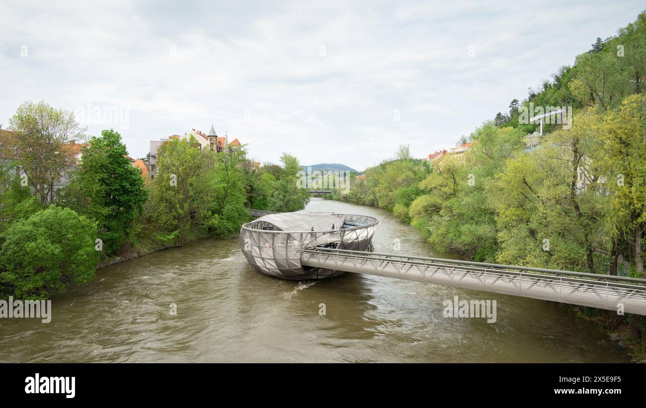 Graz, Österreich - Insel in der Mur (Murinsel) von Vito Acconci Stockfoto