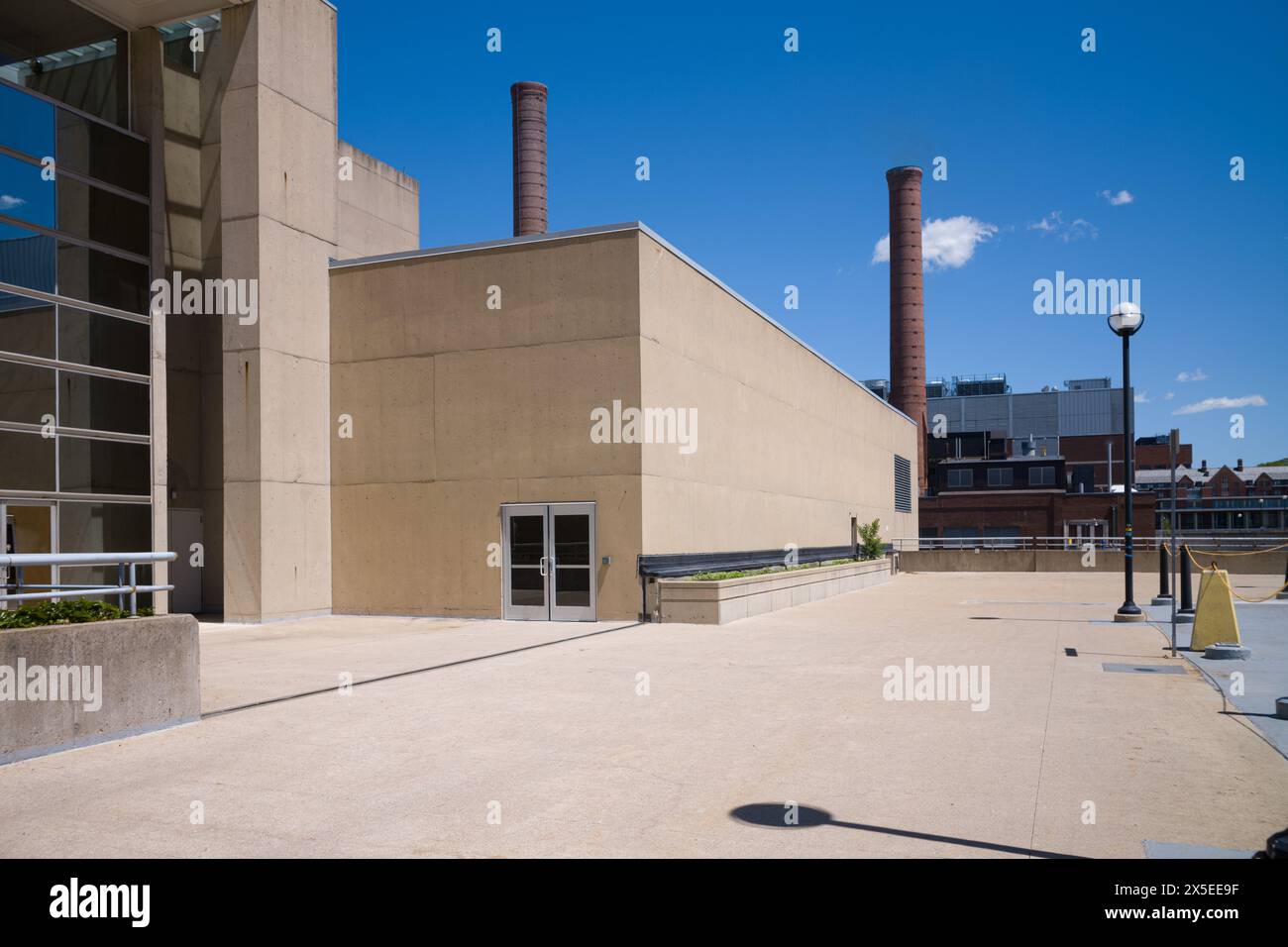 Das Power Center for the Performing Arts mit dem zentralen Kraftwerk der University of Michigan, Ann Arbor Michigan USA Stockfoto