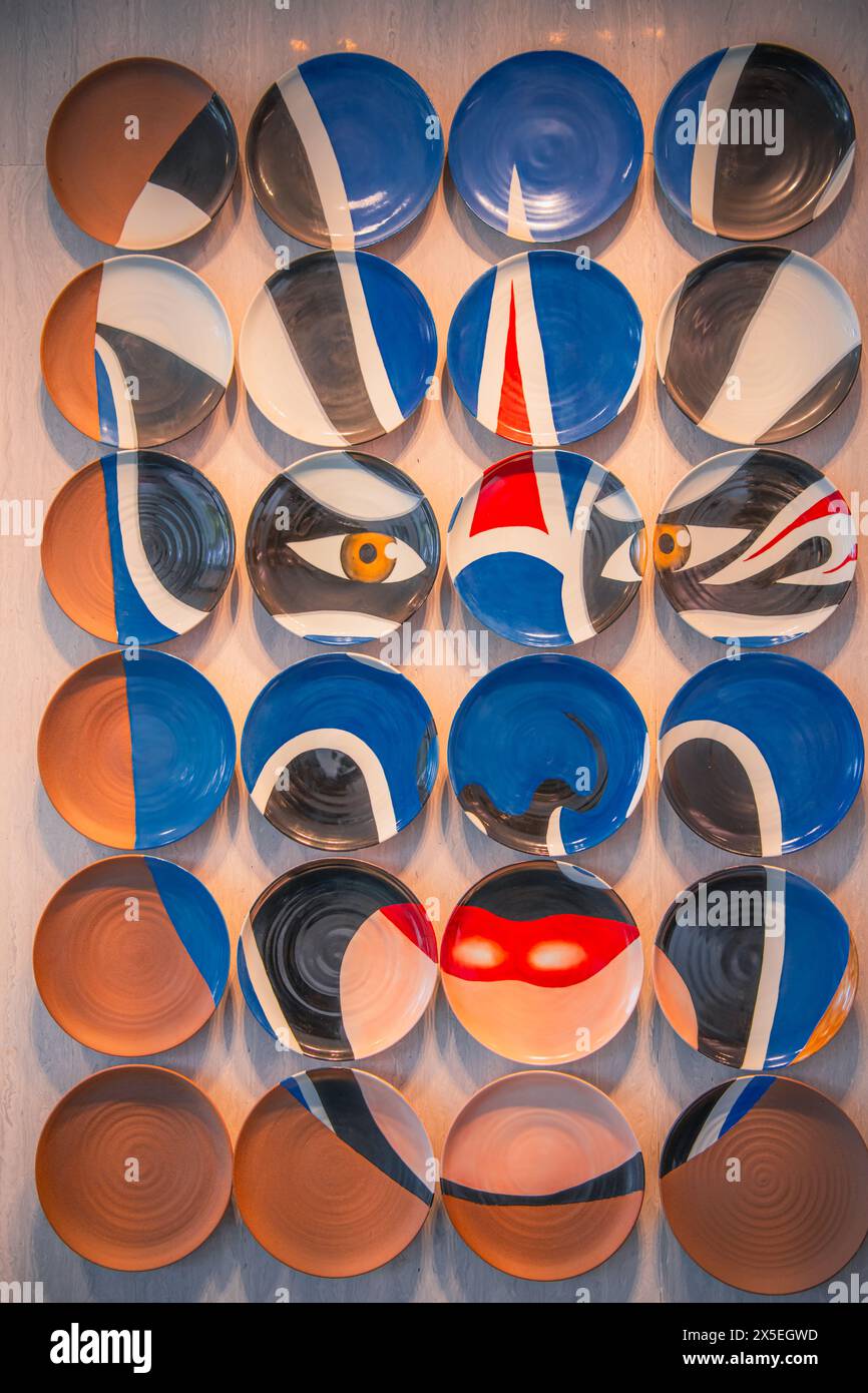 Die Sichuan Opernmaske aus bunten Platten in Chongqing, China, Hintergrundbild Stockfoto